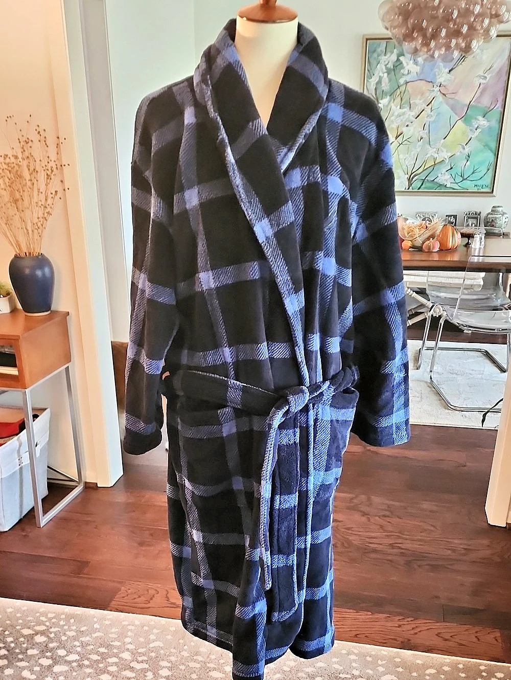 Men's Nautica Plaid Fleece Robe in Black & Blue Like New